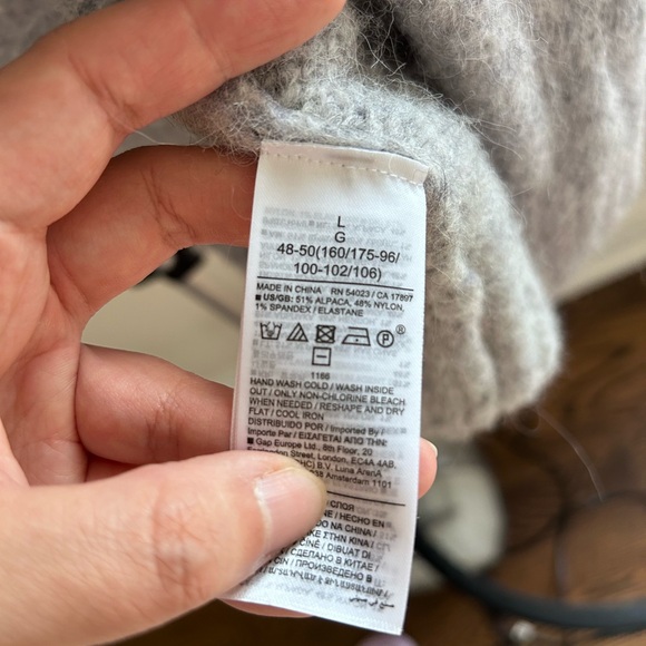 Banana Republic cardigan - Picture 3 of 4